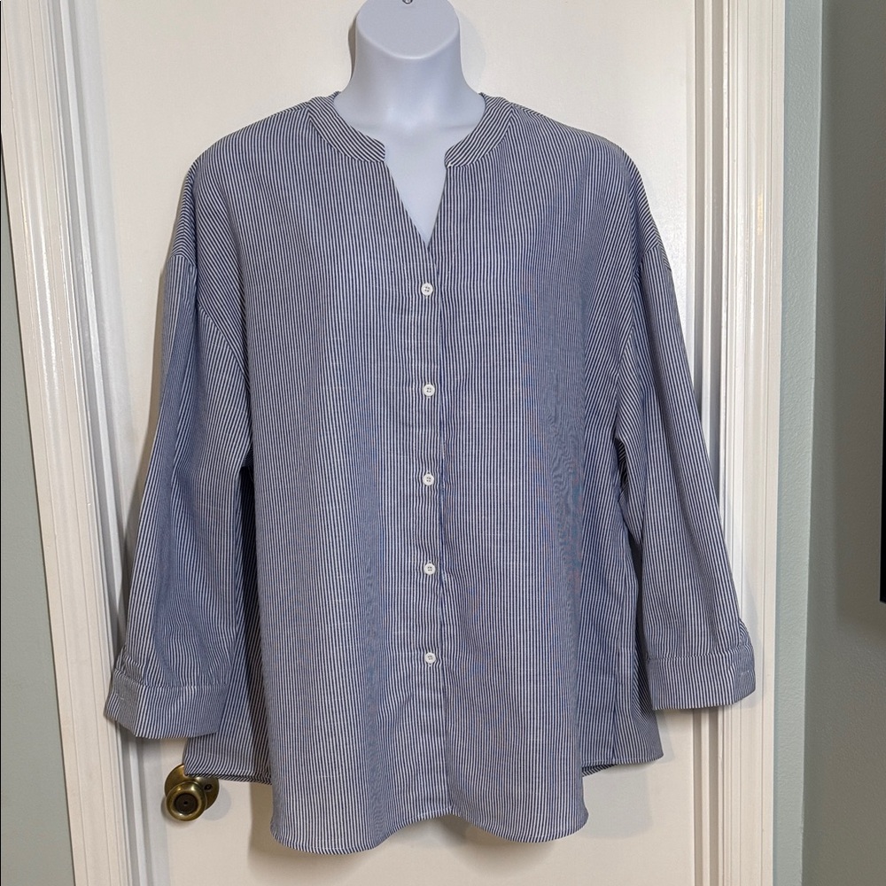 SHEIN Blue and White Striped Women’s Blouse Size 4X NWT